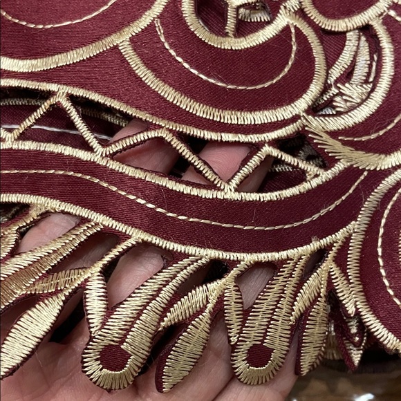 Elegant Burgandt and Gold Embroidered Tablecloth and Napkin Set - Picture 3 of 9